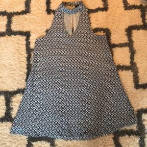 Loose fitting stylish key hole neck patterned